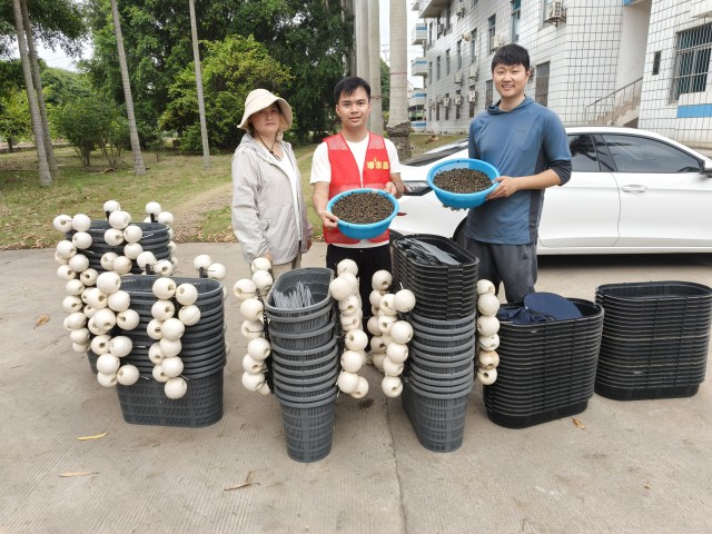 天等县都康乡基层干部一行到我院开展水产养殖专题考察调研